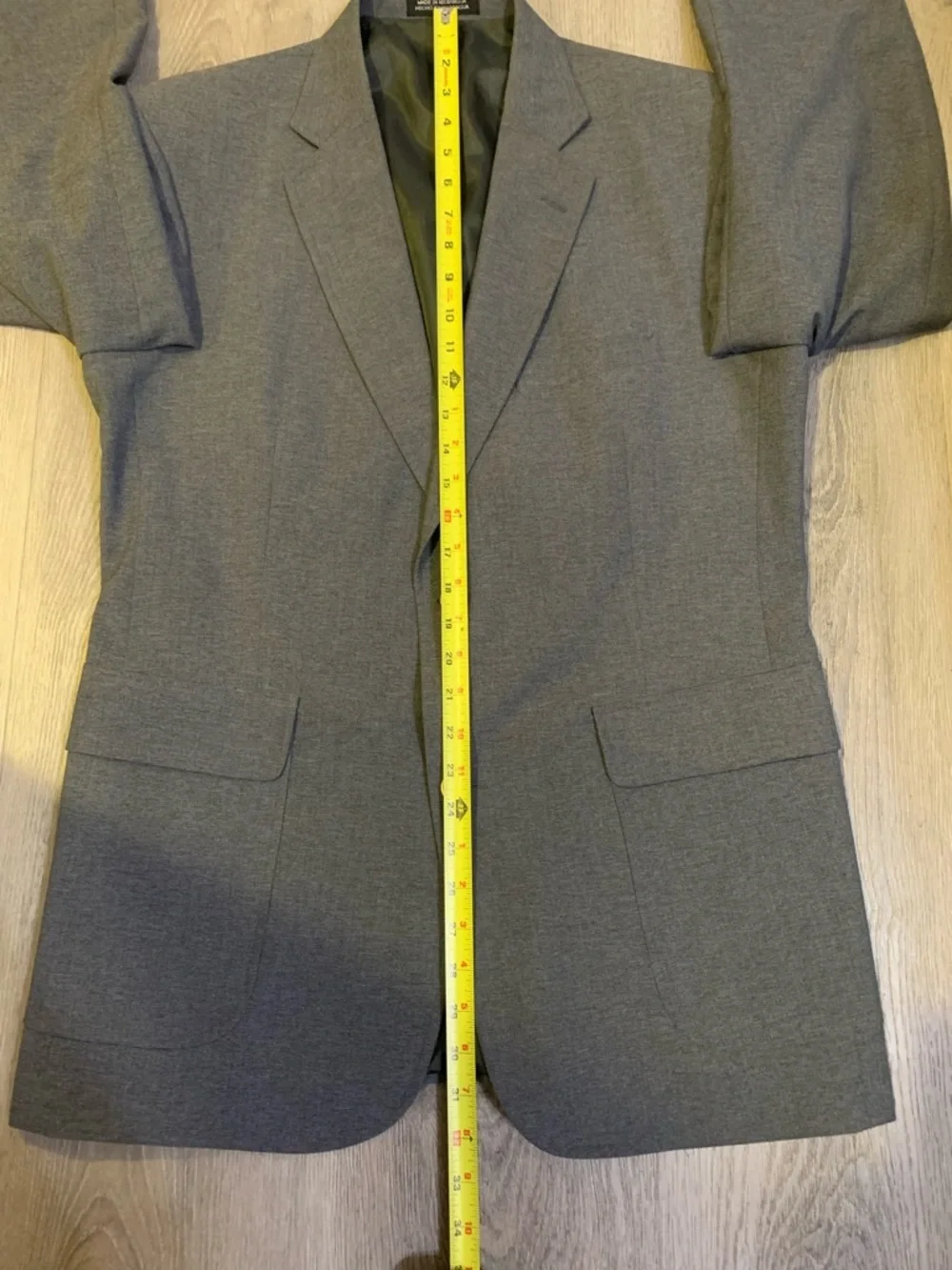 David Taylor Sz‎ 40R Wool Blend Gray Sport Coat Blazer Jacket with Gold Button
